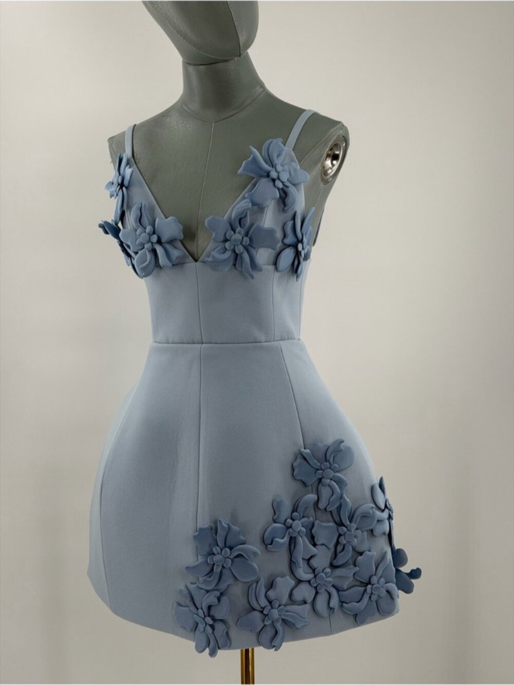 🆕 BRONX & BANCO 🧿 NWOT Emma 3D Floral Mini Dress, Pastel Blue - Sz XS US 2 - Picture 3 of 14